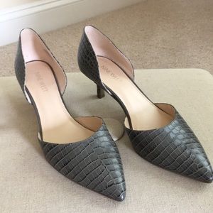 Nine West gray faux croc kitten heel